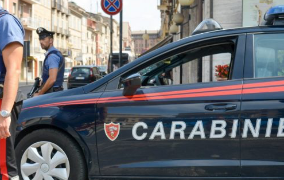 Boato nella notte di Halloween a San Giusto: fatto saltare il distributore della farmacia