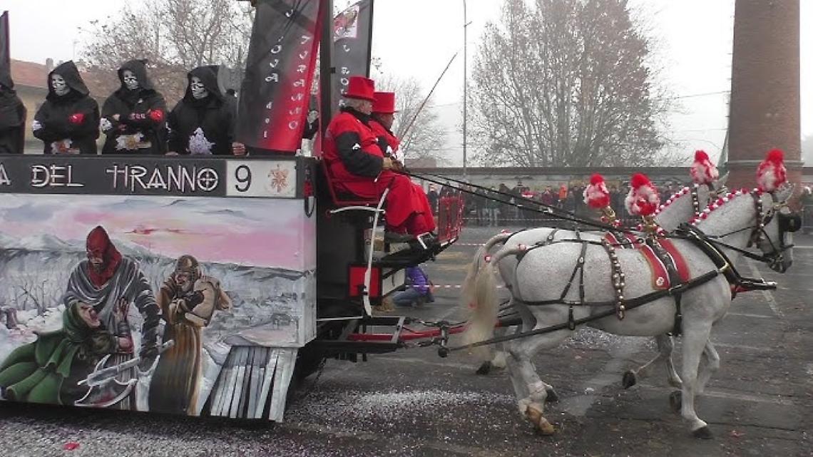 Minorenne assolto. Il “sampietrino” che non c’era. Dopo dieci anni il Carnevale di Ivrea ritrova la verità