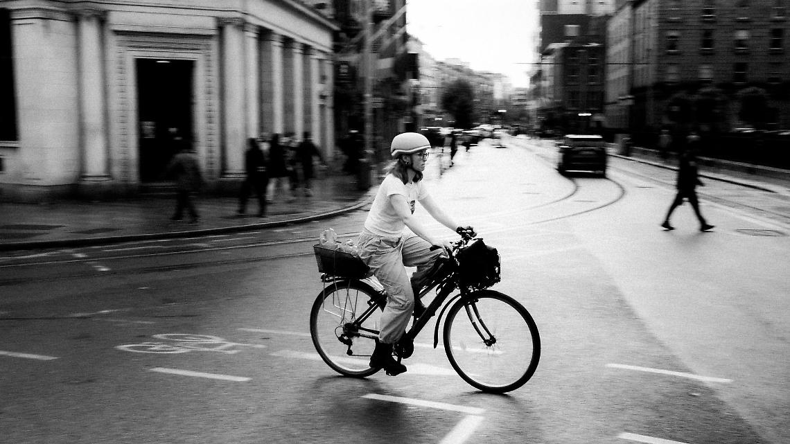 Ciclisti in protesta a Torino contro i cantieri &ldquo;che ignorano chi pedala&rdquo;: &ldquo;La sicurezza &egrave; a rischio&rdquo;