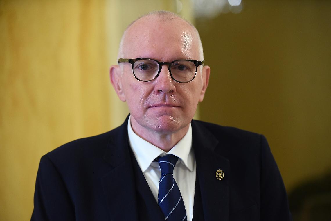 Renzo Testolin confermato presidente della Valle d&rsquo;Aosta: guida una nuova maggioranza con autonomisti e Forza Italia