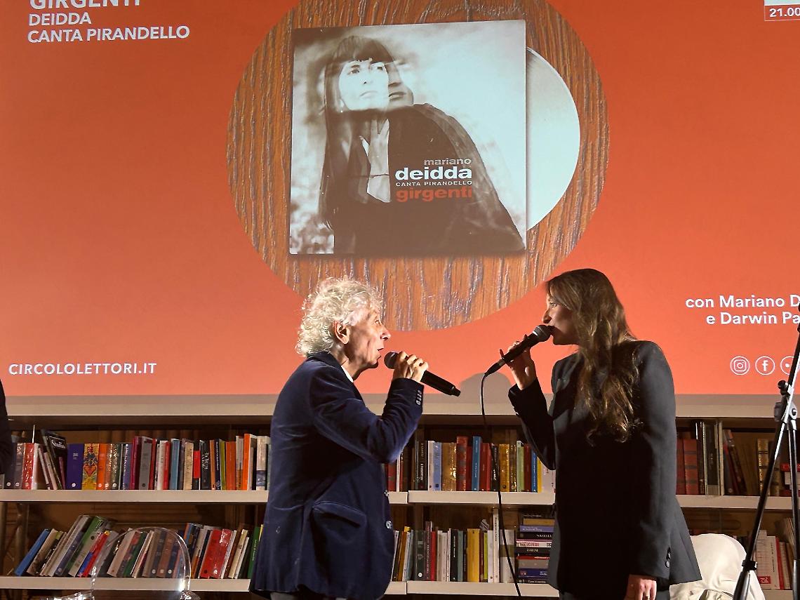 Mariano Deidda, il cantapoeta che canta Pirandello al Circolo dei Lettori