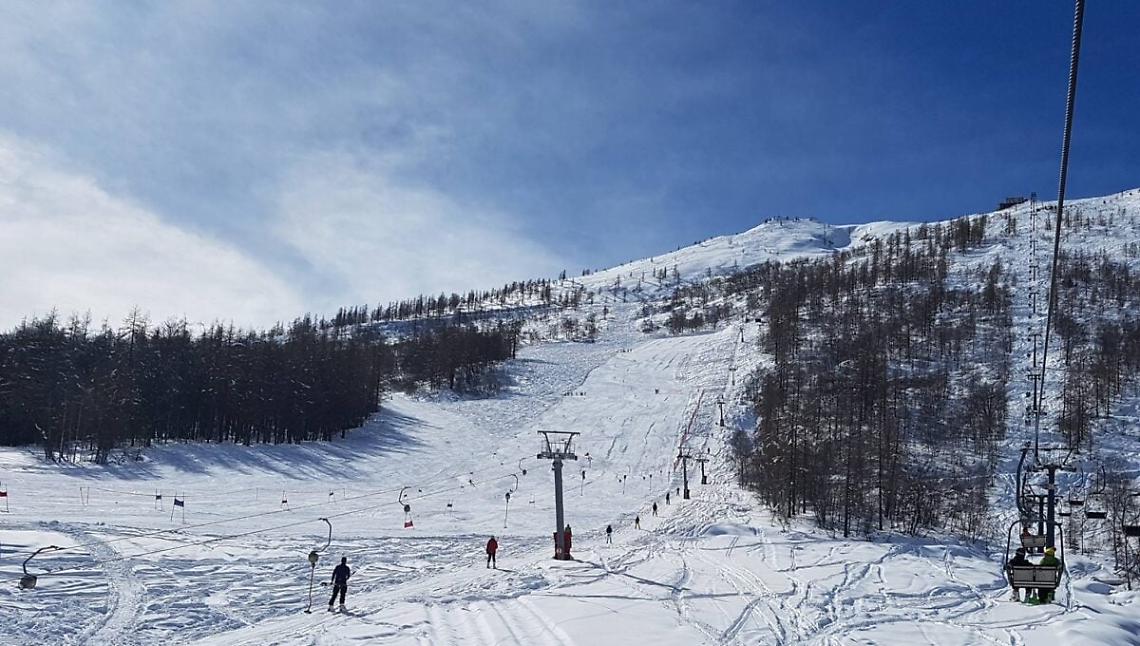 Ala di Stura, impianti di risalita accesi di notte e paese al buio: la lettera di Franco Amato