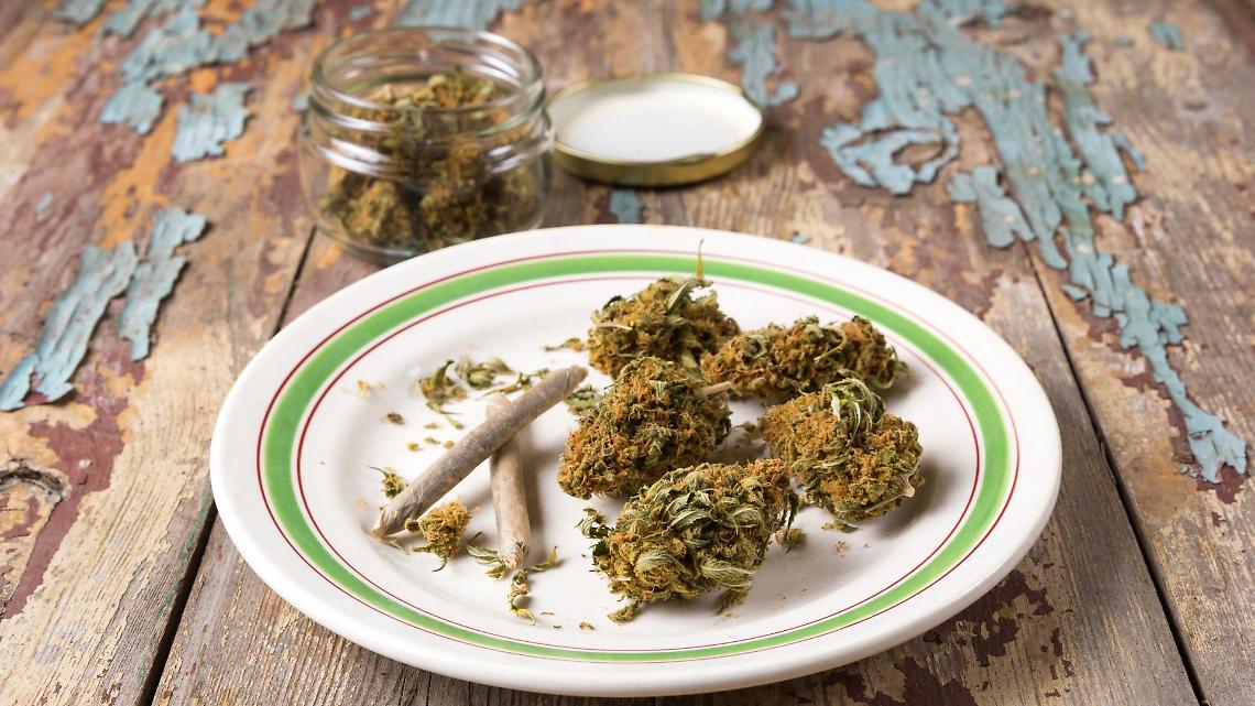 Lancia 4 etti di hashish