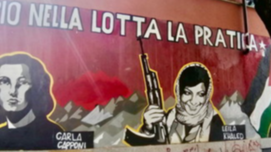 Askatasuna, il murales di Leila Khaled divide la politica torinese