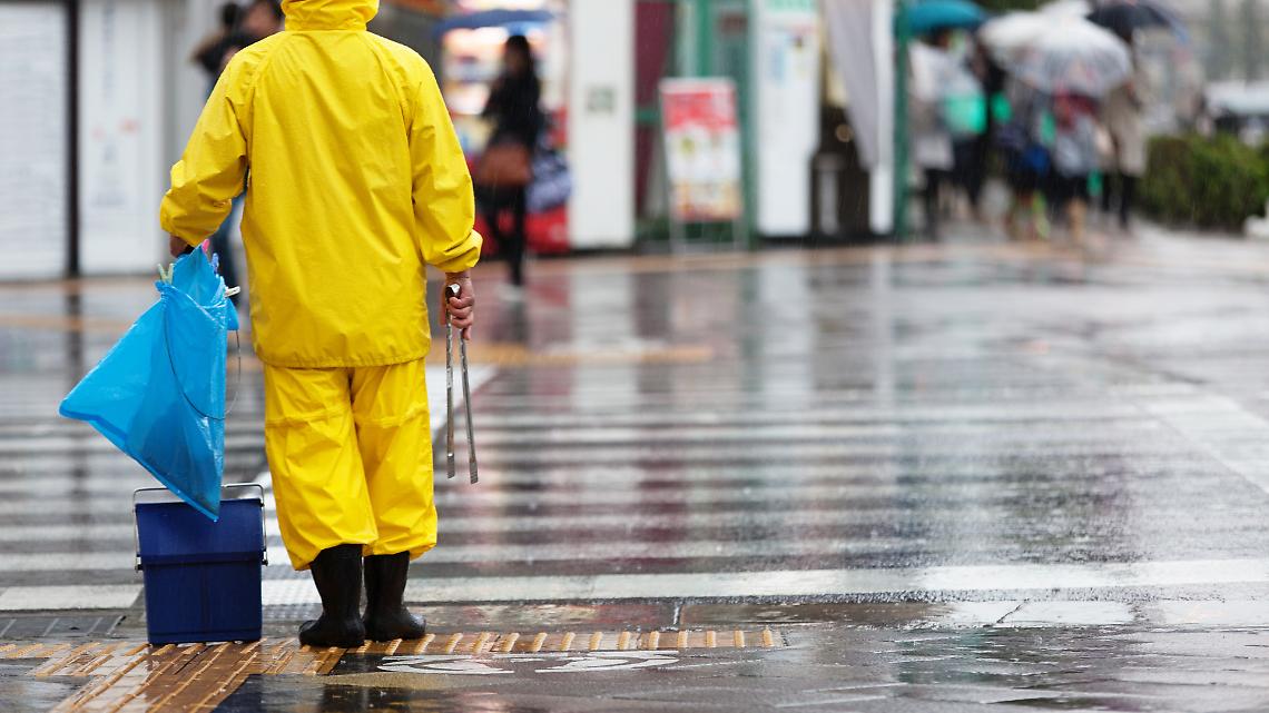 Fung-wong devasta le Filippine: una donna travolta dal mare, quasi un milione gli evacuati