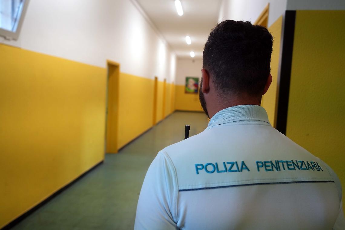 Aggressione in carcere a Torino, agente ferito al Maria Vittoria