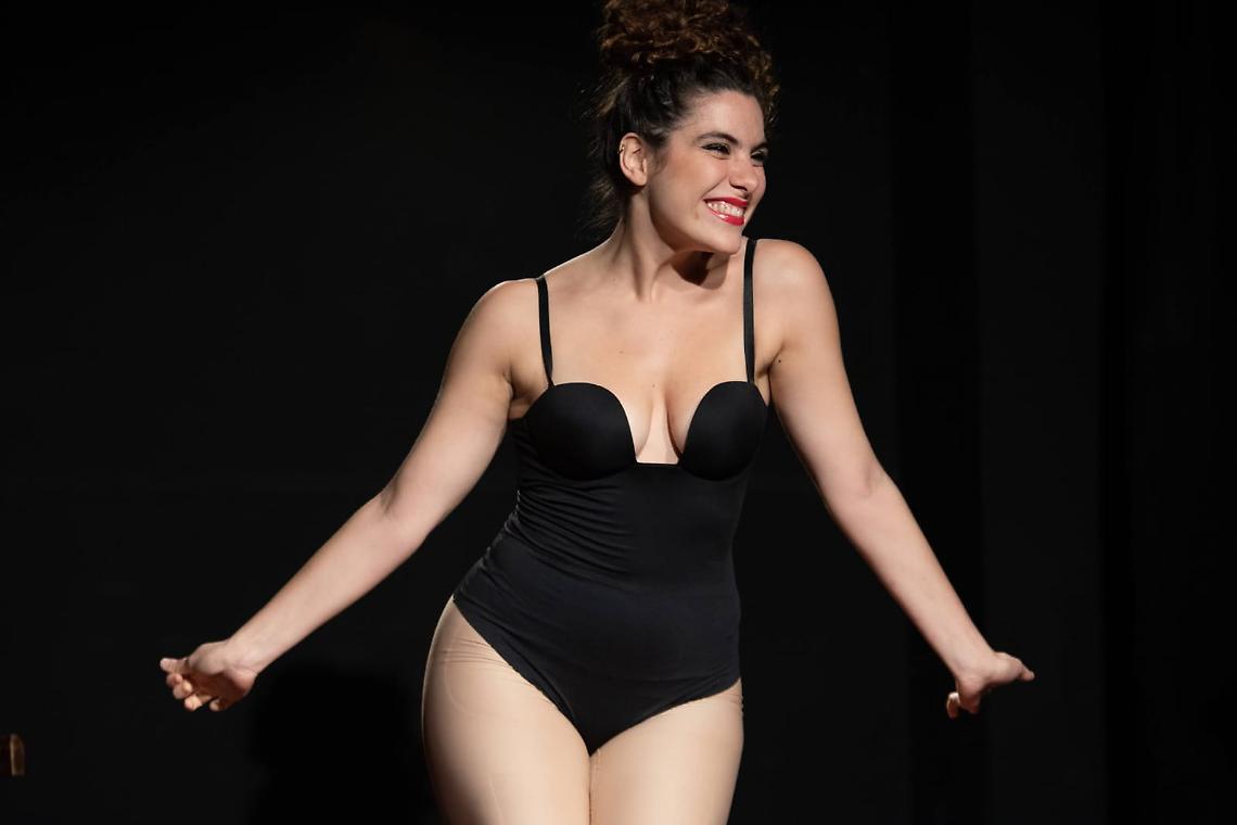 "Freevola": Il grido generazionale di Lucia Raffaella Mariani in scena