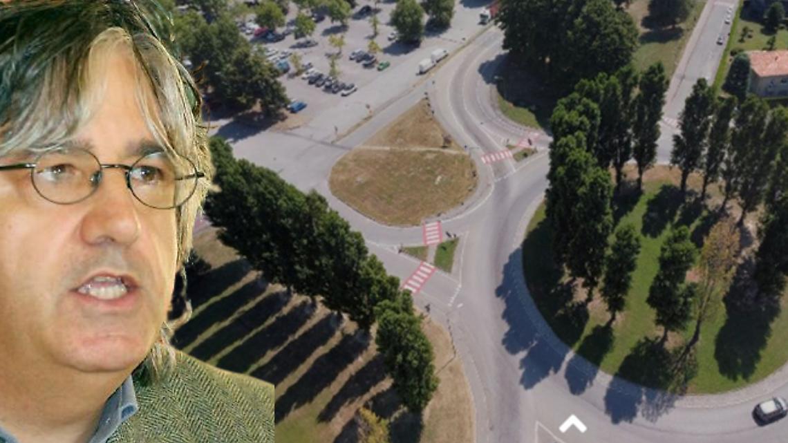 Mazza vuole abbattere i pioppi cipressini della rotonda "olivettiana", Cieol furioso: "E' un delitto!"