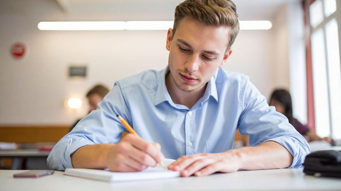 Prorogata al 25 novembre la scadenza per i concorsi della Regione Piemonte dedicati agli studenti