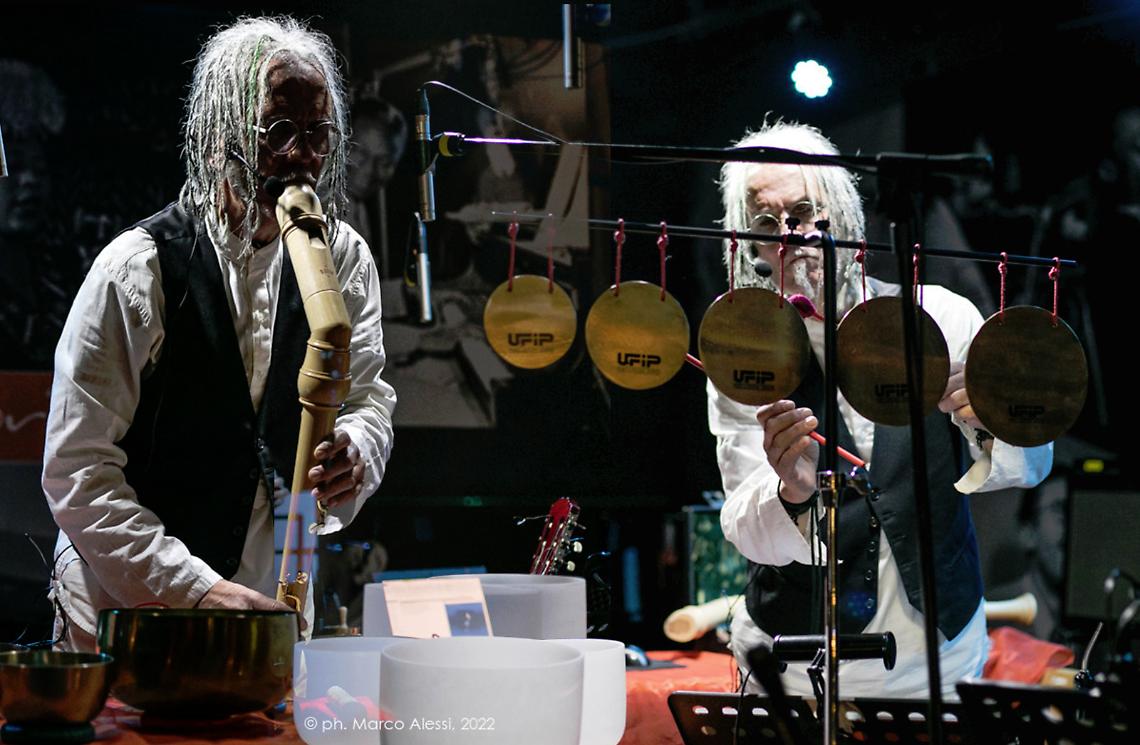 Incontro tra le arti nella pace:  l’Esercito del Piccolo Pesce porta a Favria un messaggio di bellezza e solidarietà