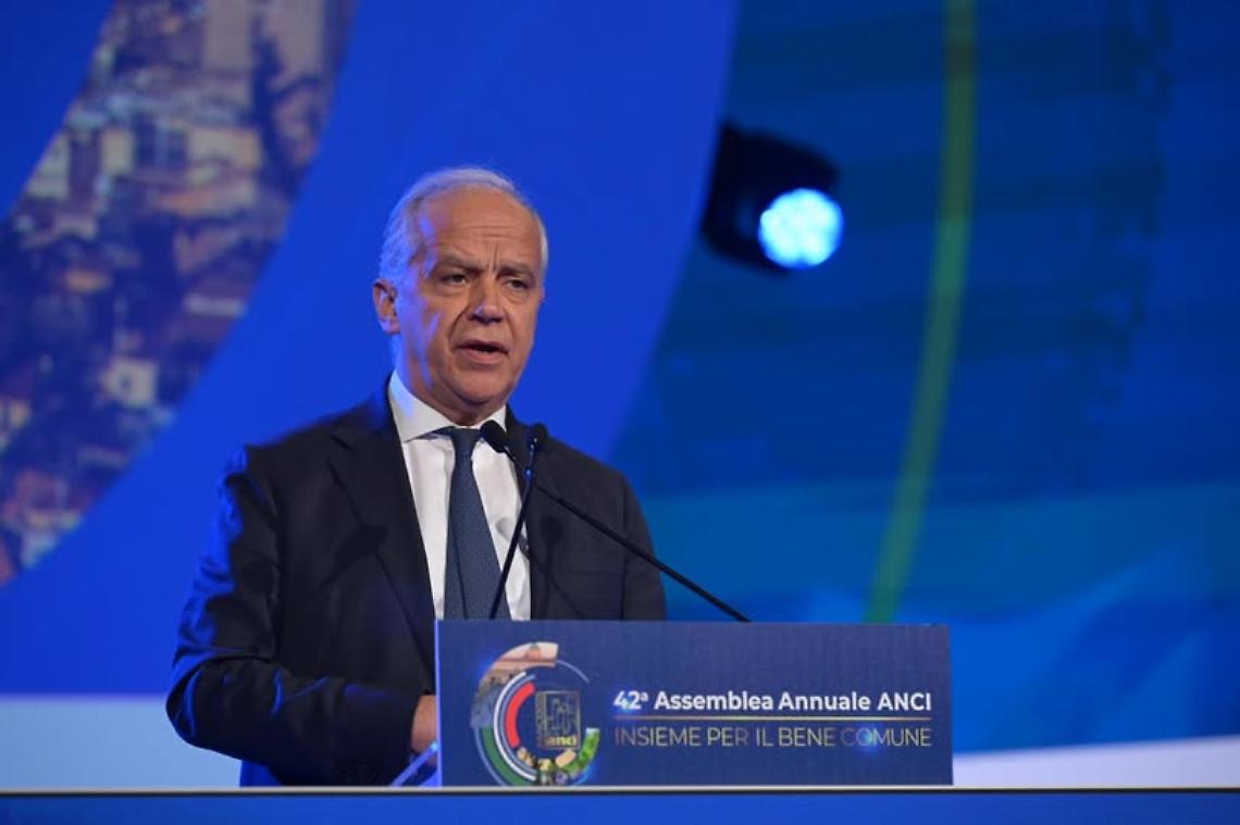 Il Ministro dell'Interno Matteo Piantedosi alla 42ª Assemblea ANCI a Bologna.