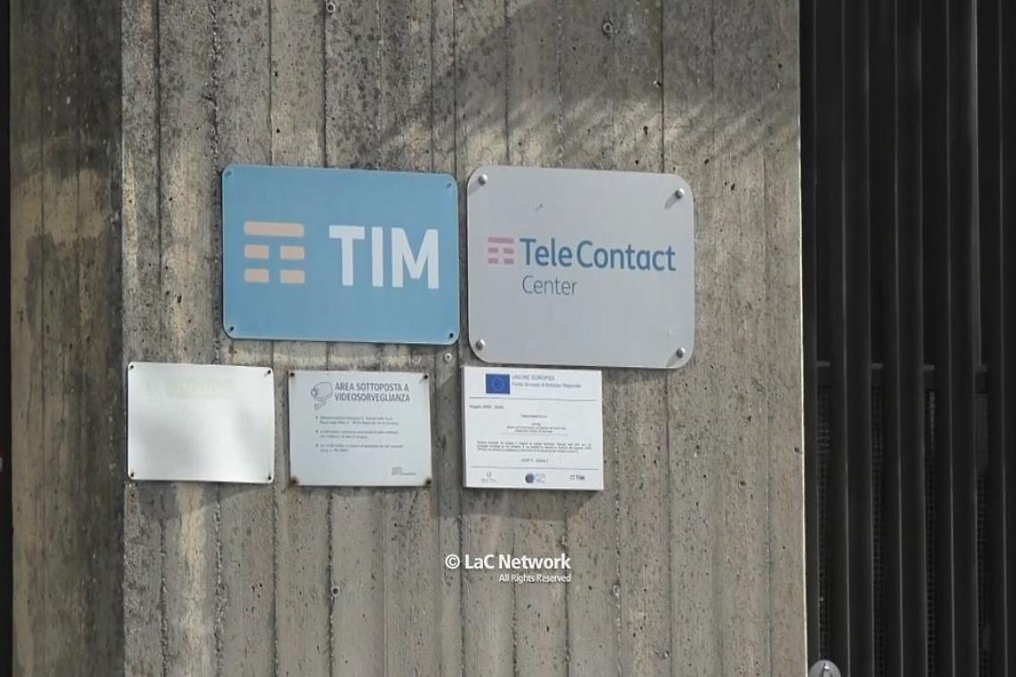 Telecontact in sciopero: presidio a Ivrea contro la cessione a DNA