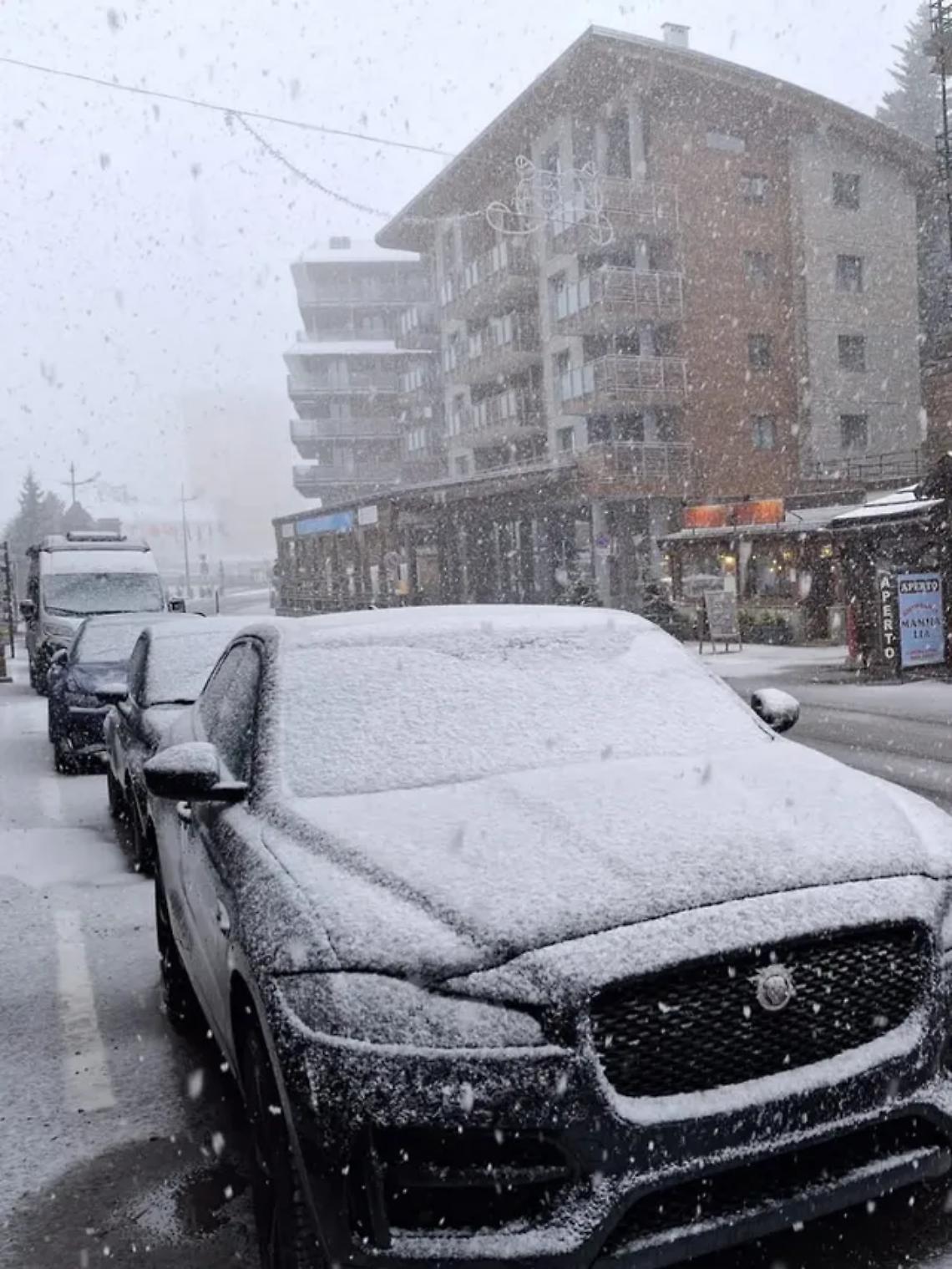 Torinese imbiancato: neve tra val Susa e val Chisone, fiocchi su Sestriere, Pragelato e Bardonecchia