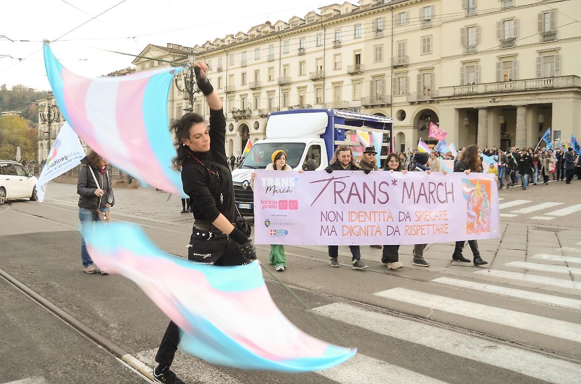“Indivisibili”: il grido politico della marcia trans di Torino