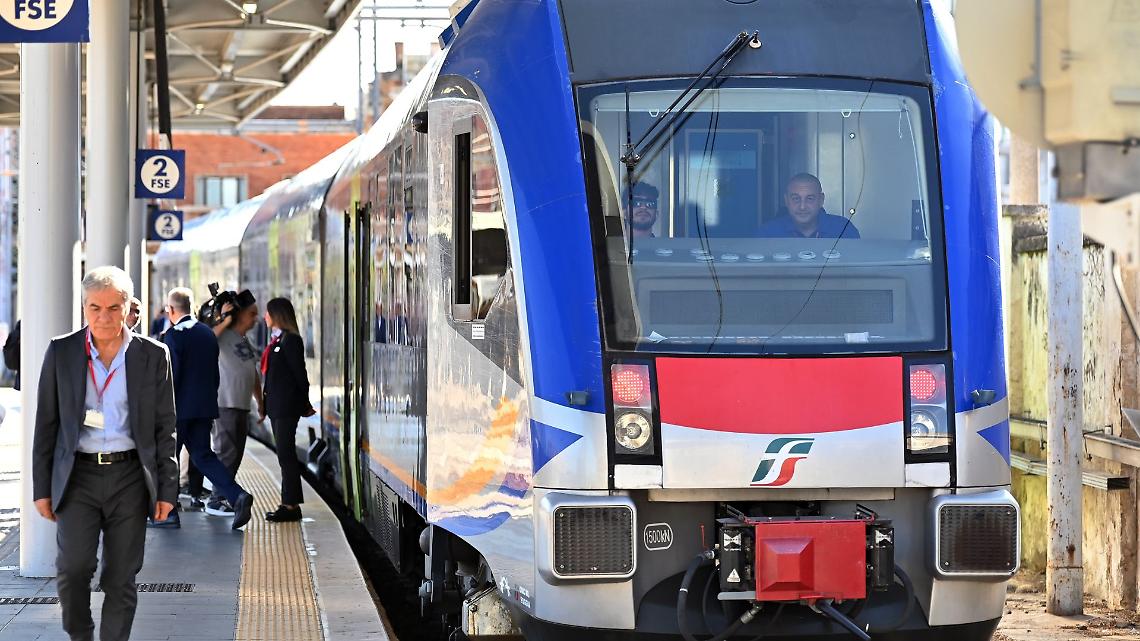 Guasto alla linea elettrica manda in tilt la tratta Ivrea&ndash;Chivasso&ndash;Torino