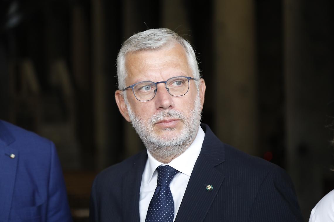 Veleni al Quirinale: Garofani nella tempesta, la politica si sbrana sul ‘caso della cena'