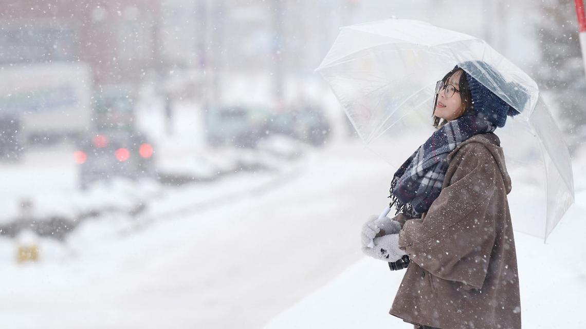Meteo, da lunedì una nuova perturbazione con piogge e nevicate