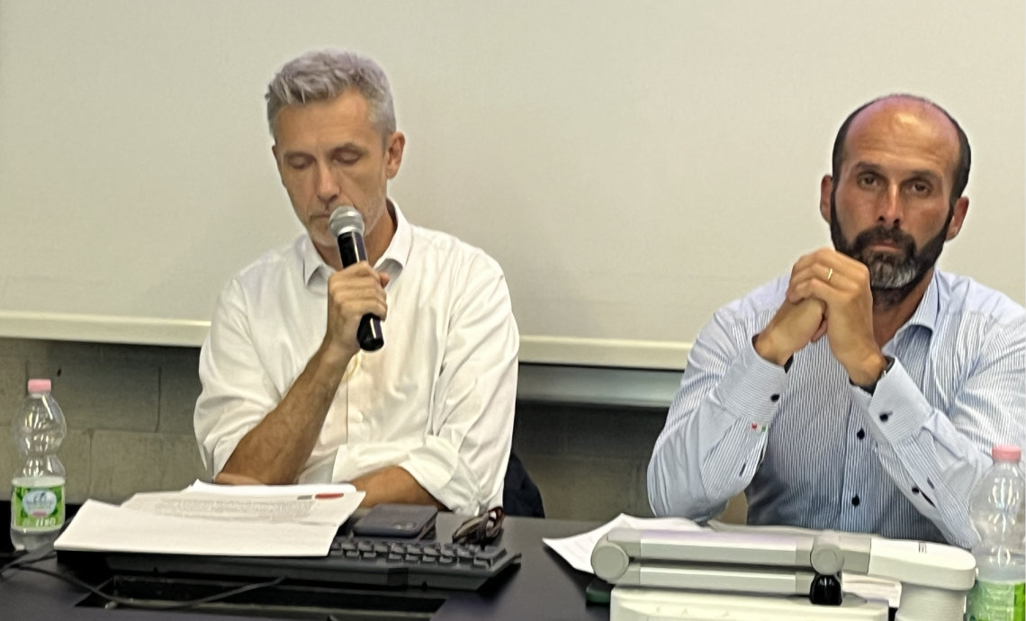 Sanità marcia. E i sindaci applaudono