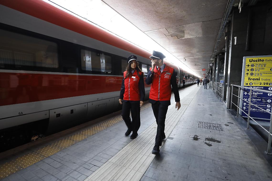 Freccia 9311 bloccato per ore alla periferia di Torino: il guasto a Stura manda in tilt il nodo ferroviario