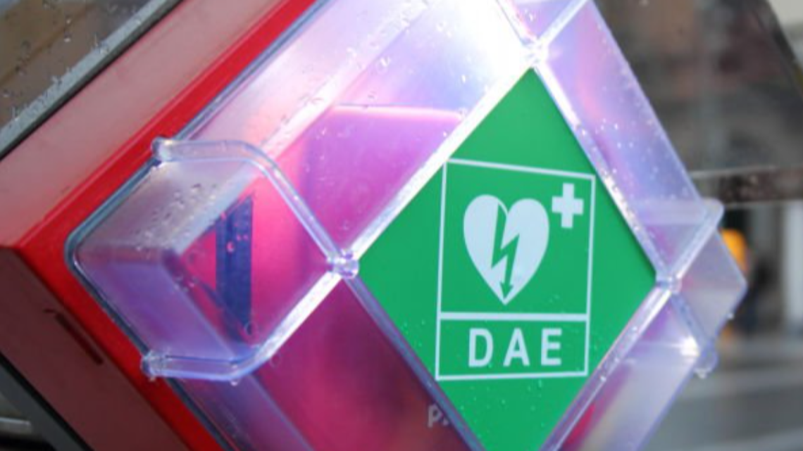 Leini amplia la rete salvavita:  presto inaugurati i nuovi defibrillatori cittadini