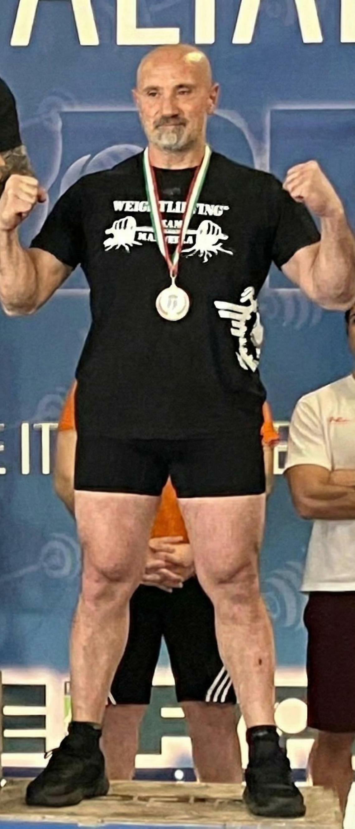 La forza non ha età: Francesco Ieraci, il gigante di Castagneto Po che solleva 190 kg e sogna l'Europa