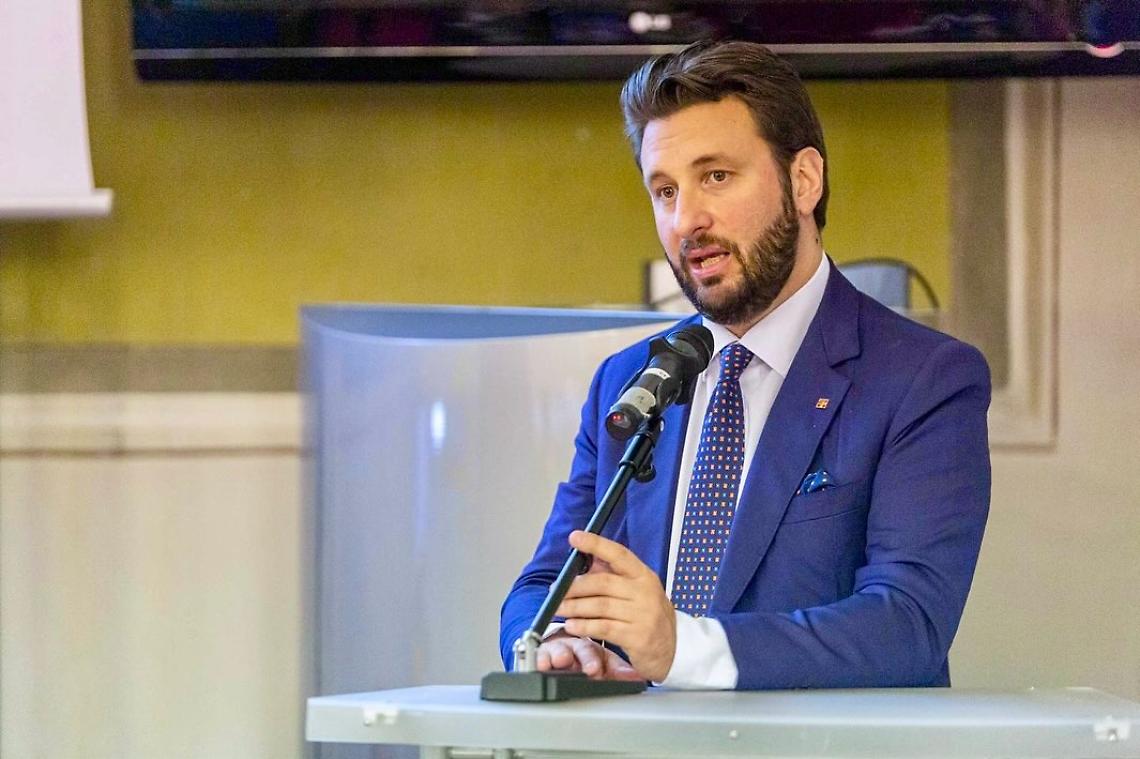 C'era una volta la sanità pubblica, oggi c'è solo quella del bancomat. Evviva i Pm