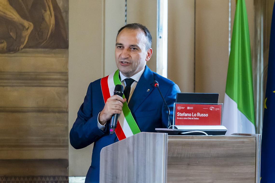 Taxi e Ncc, a Torino un inedito asse sui controlli: la Lega applaude la stretta del Comune