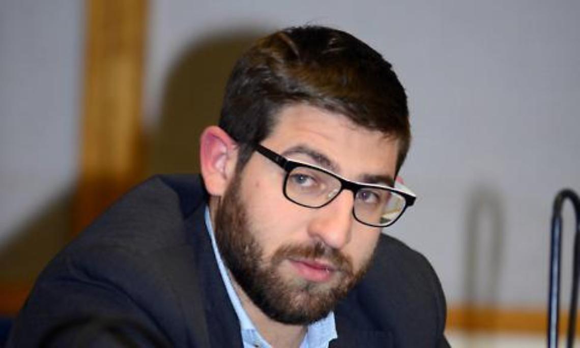 Consiglio comunale, che vergogna: Rivoira zittisce la cittadina e lascia parlare l’assessora a piacere