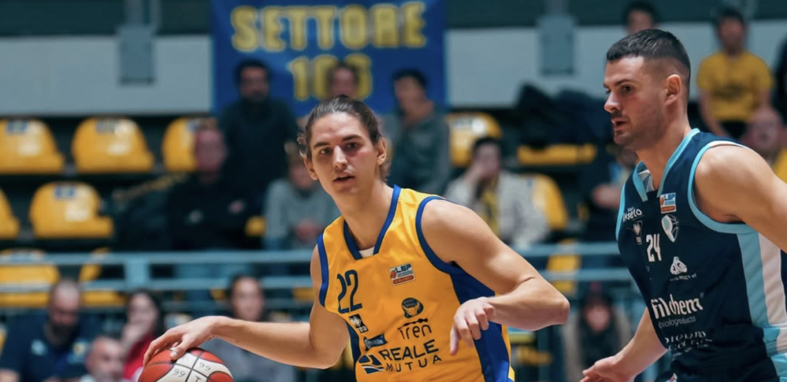 Scontri sugli spalti e tensioni fuori dal Pala Gianni Asti: nove Daspo per gli ultras della Reale Mutua