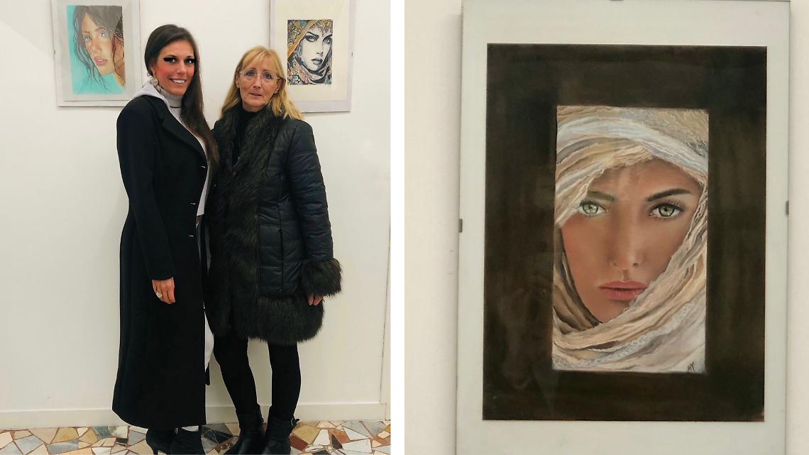 Daniela Martini con l'ex Bela Tolera del Carnevale di Chivasso Silvia Poncini, presente all'inaugurazione della mostra