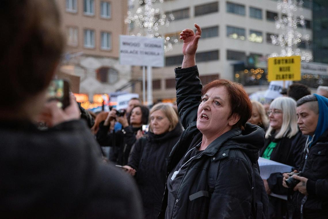 La Croazia s’infiamma: vernice, fascisti e piazze che non vogliono più tacere