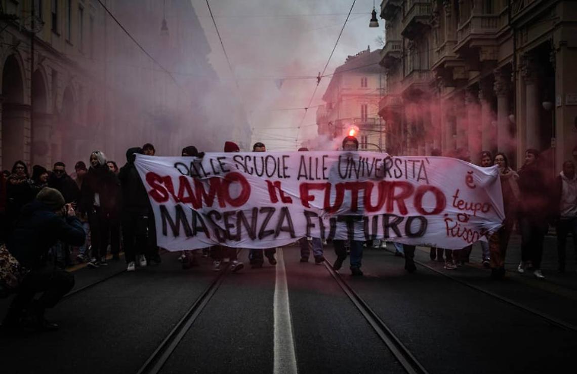Assalto a La Stampa, la risposta del collettivo «Rabbia accumulata». Ma redazione e politica parlano di intimidazione