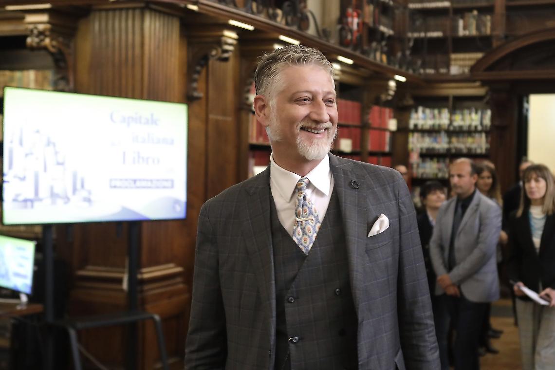 Giuli a Torino: dittonghi, baccalà e sogni di un’Italia “intiera”