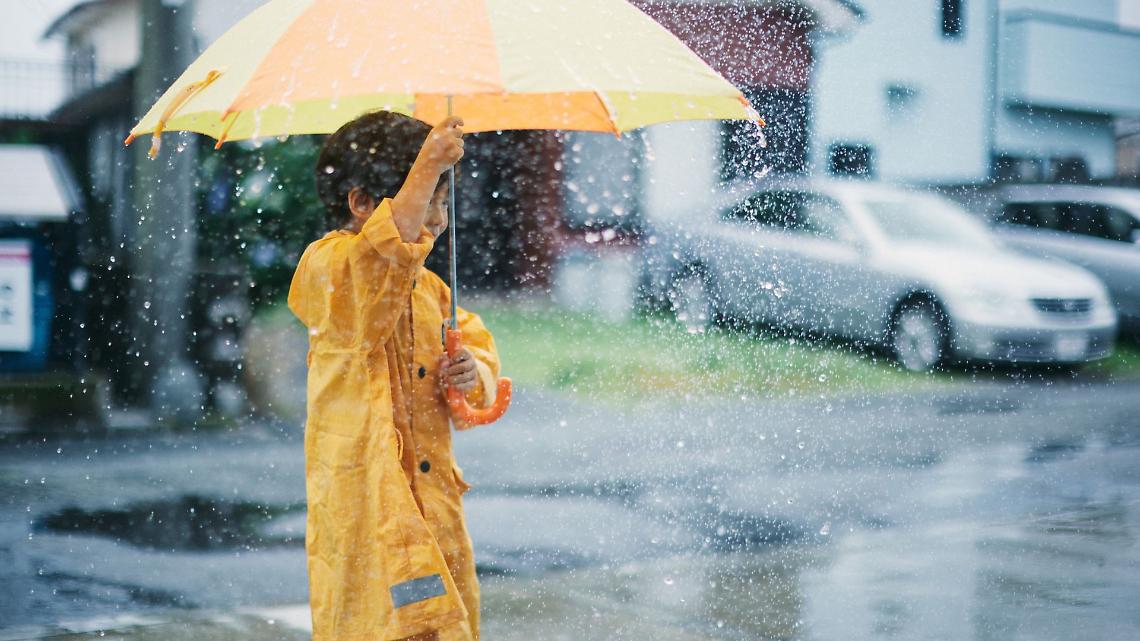 Le previsioni de iLMeteo.it annunciano tre giorni di nubi, precipitazioni irregolari e venti in rinforzo tra Nord, Centro e Mezzogiorno