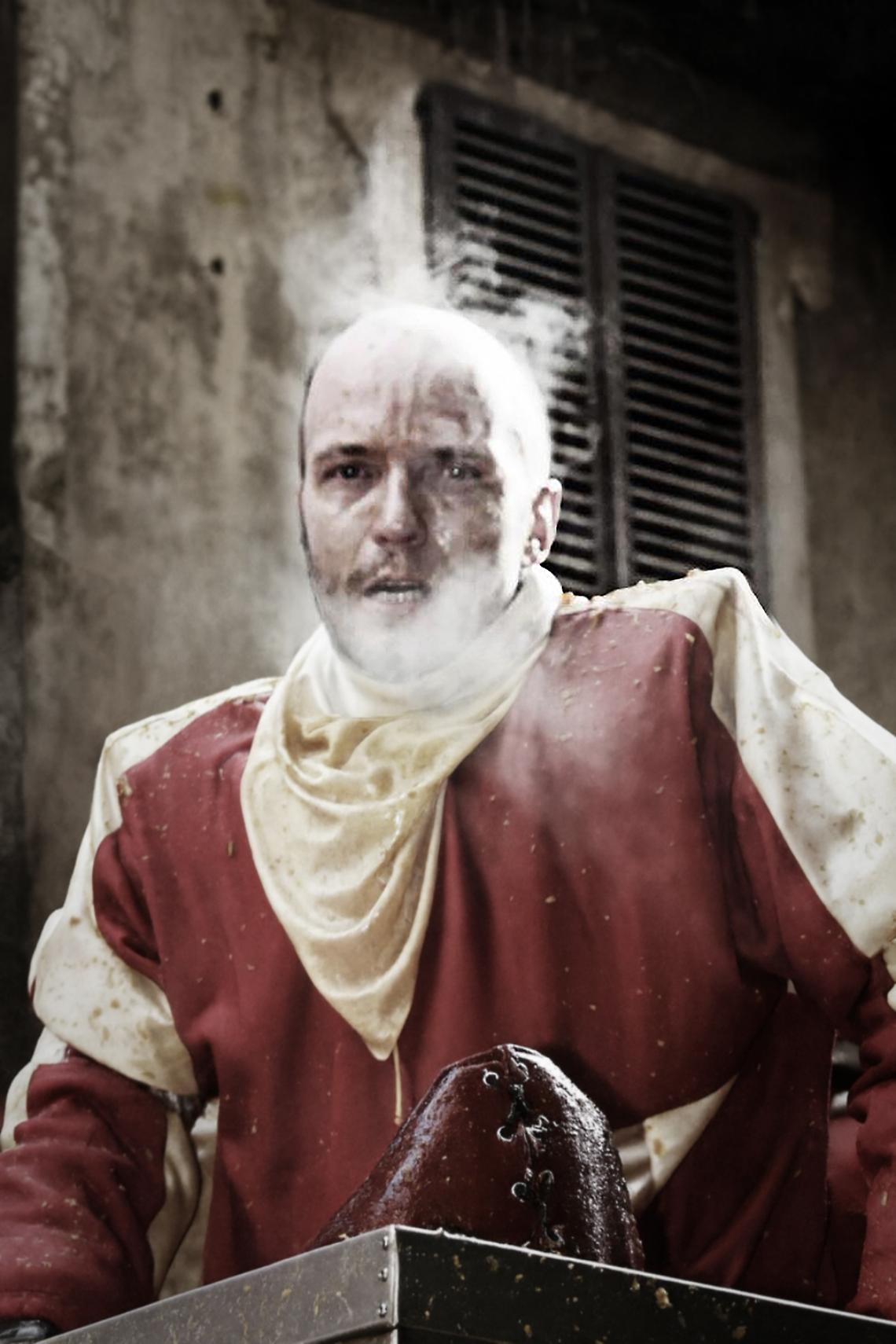 Dentro la “Meravigliosa follia”: il libro che racconta l’anima segreta della battaglia delle arance