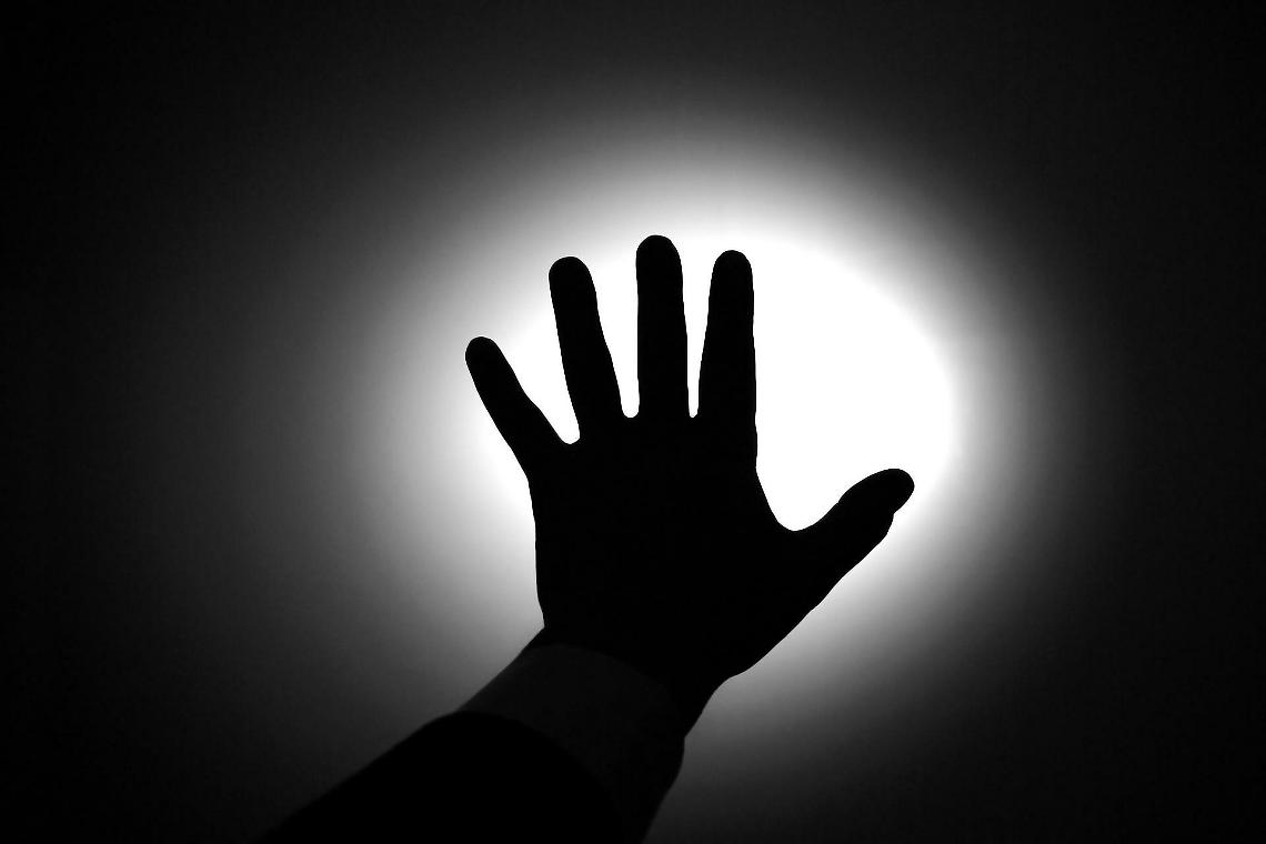 Pavone accende il Municipio per “Cities for Life” e rilancia la battaglia contro la pena di morte