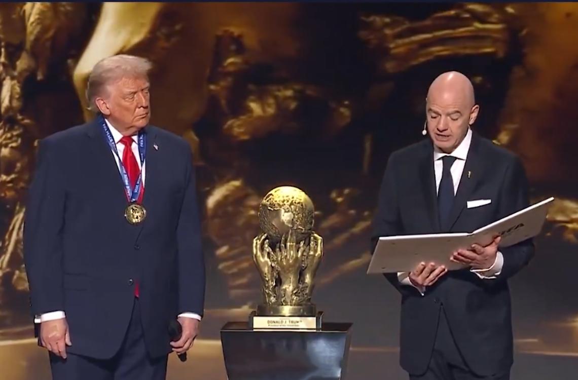 La FIFA premia Donald Trump con il “Premio per la Pace”: la notte che sconvolge il Mondiale 2026