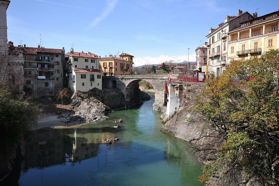 Ivrea, la polvere da scrollarsi di dosso