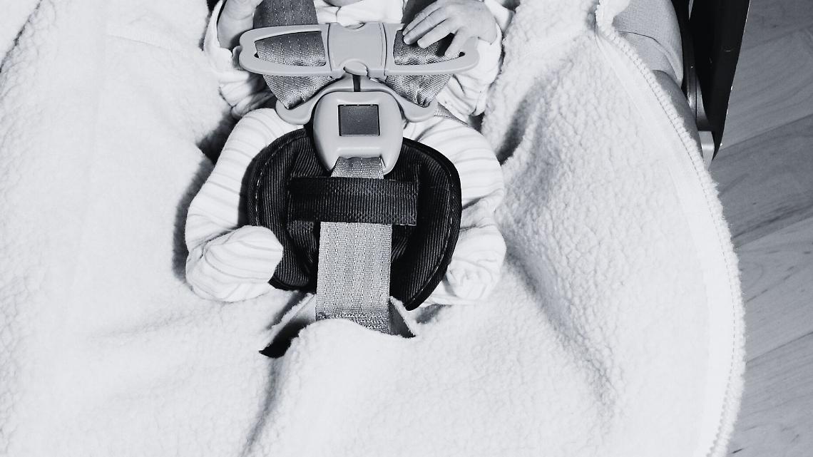 Neonata sbalzata e uccisa