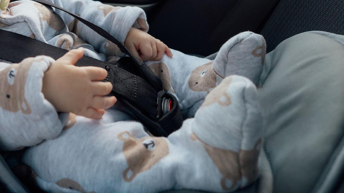 Bimba morta sulla A5