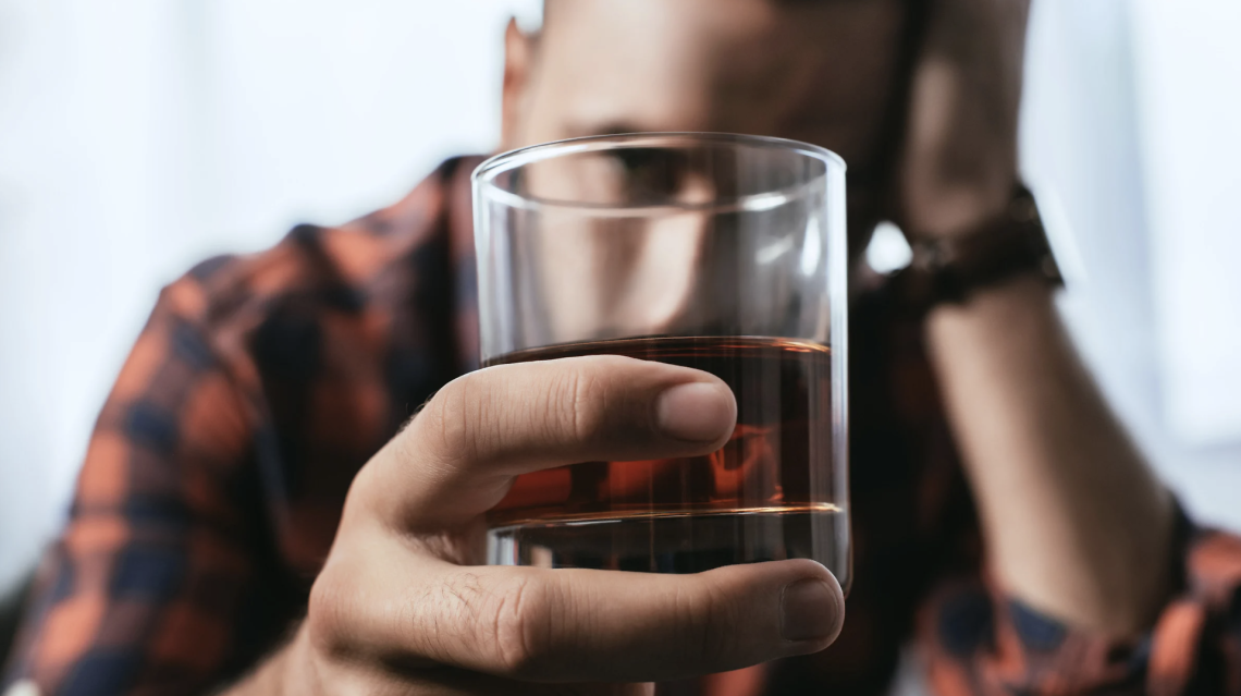 Minacce per 20 euro in un bar di Leini. Condannato per estorsione un cliente molesto