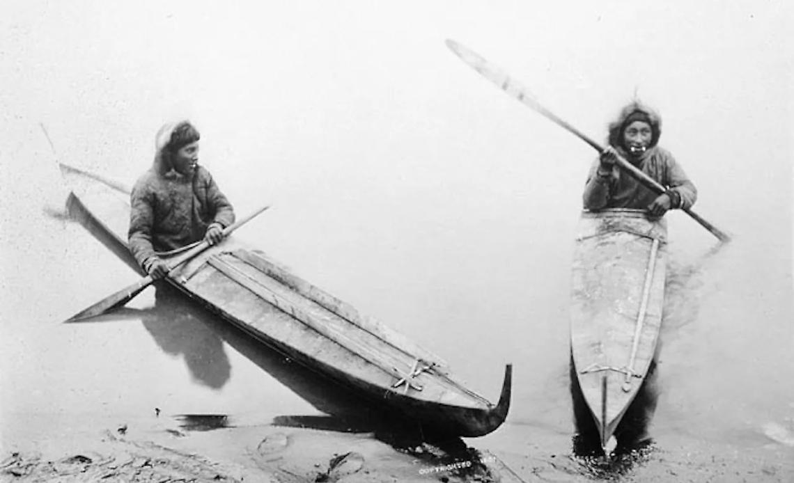 Il kayak Inuit restituito dopo cento anni: cosa c’è davvero dietro il rientro dal Vaticano al Canada