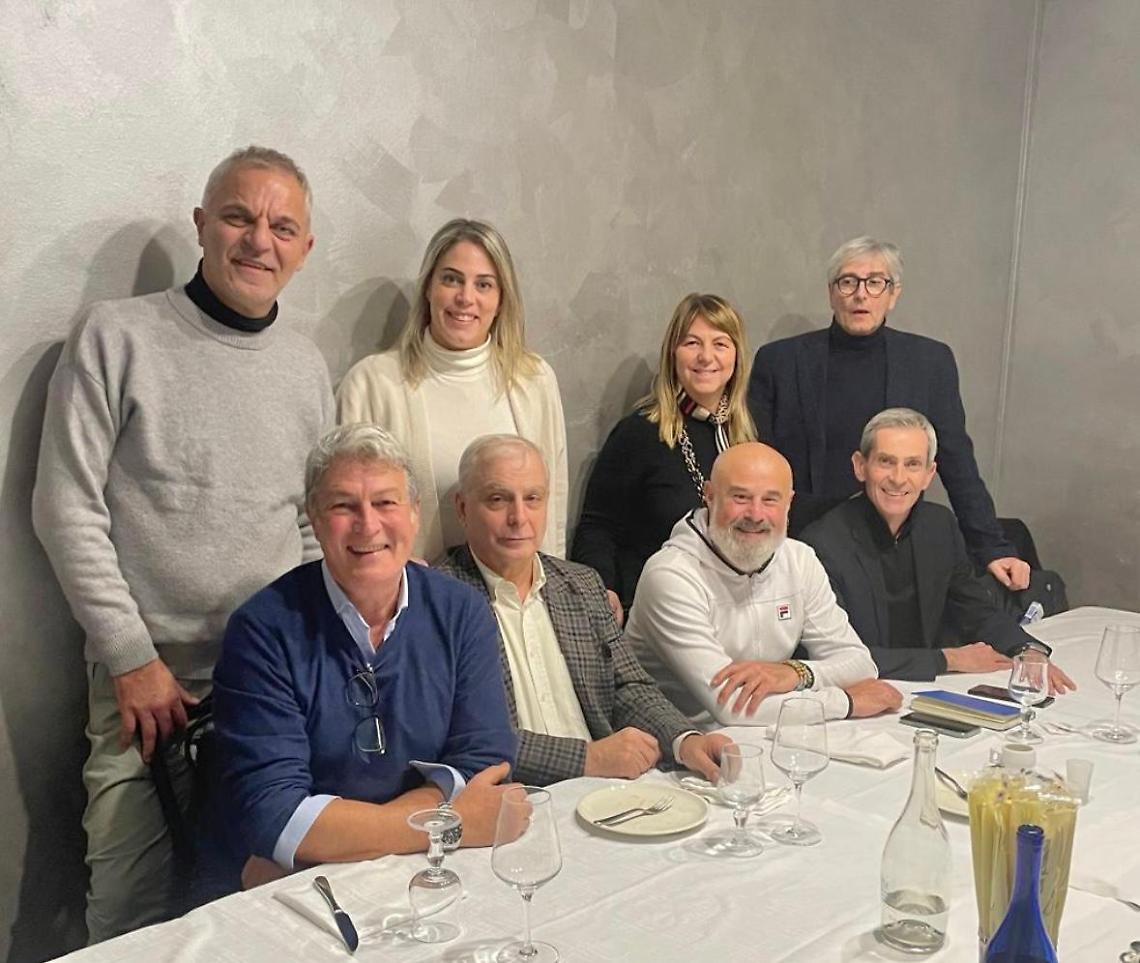 Riunione segreta, comunicato stampa e la politica fatta “accazzo”