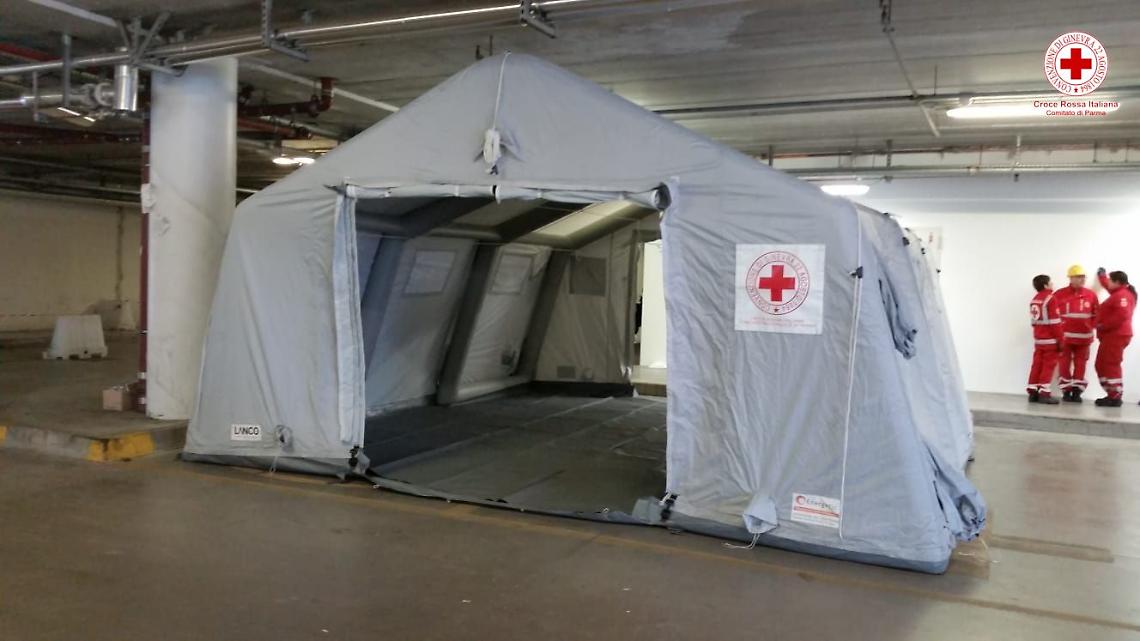 Una tenda per salvare vite: il Carnevale di Ivrea sostiene la Croce Rossa