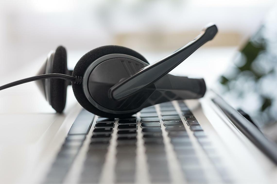 750 euro al mese e un treno per Torino. Non è un trasferimento, è un licenziamento mascherato