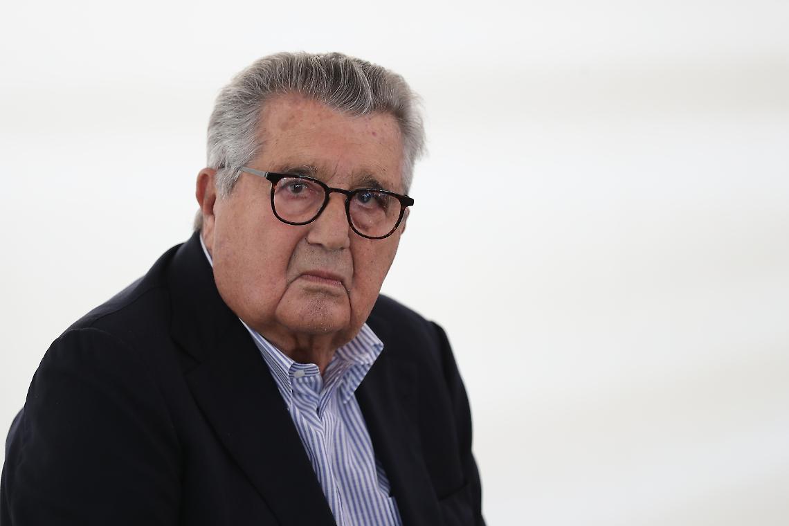 De Benedetti accusa Elkann: «Tutto quello che ha toccato lo ha rotto»