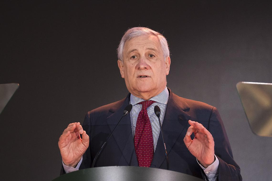 Tajani: “Se Gedi resta in mani italiane è meglio”