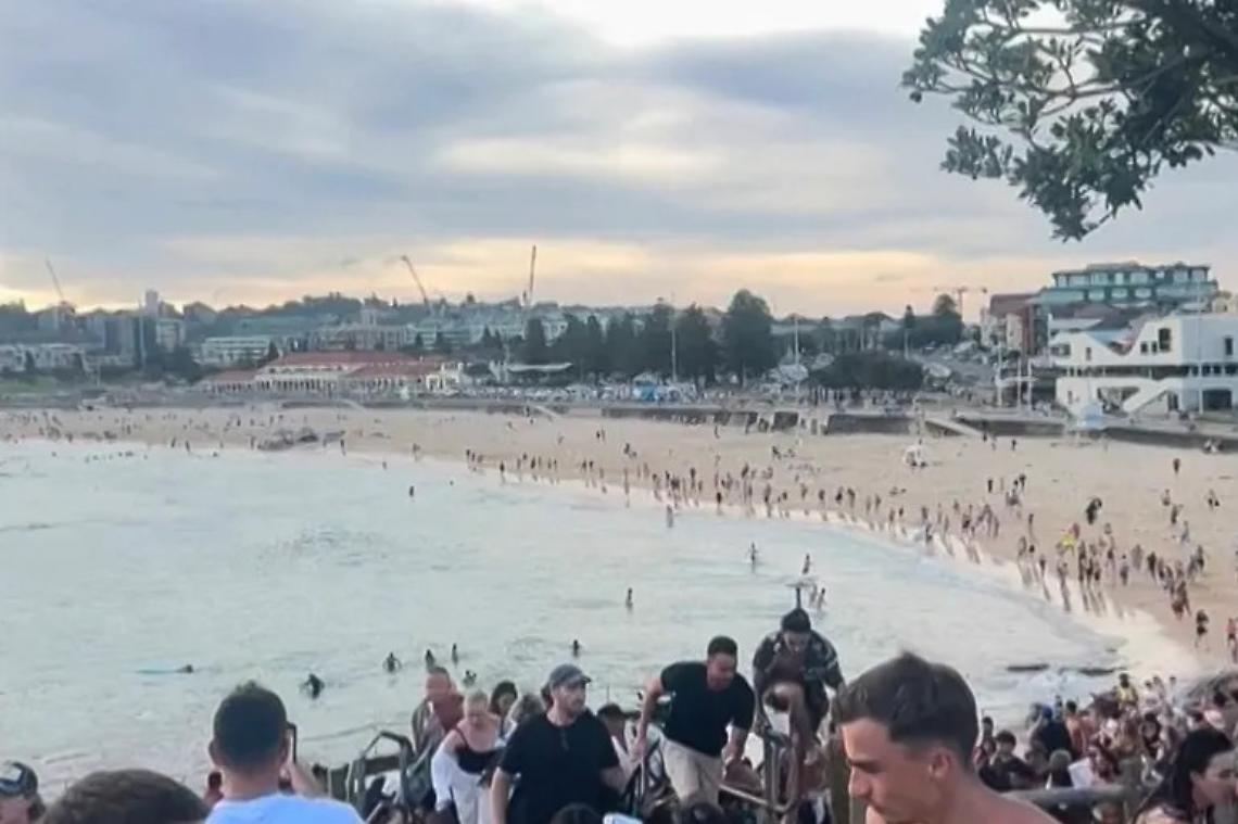 Strage antisemita a Bondi Beach: sedici morti durante Hanukkah a Sydney