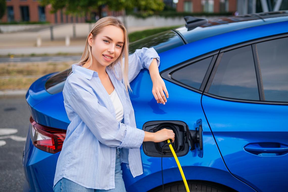 L&rsquo;Europa rompe il tab&ugrave; del termico, ma l&rsquo;elettrico avanza senza frenare