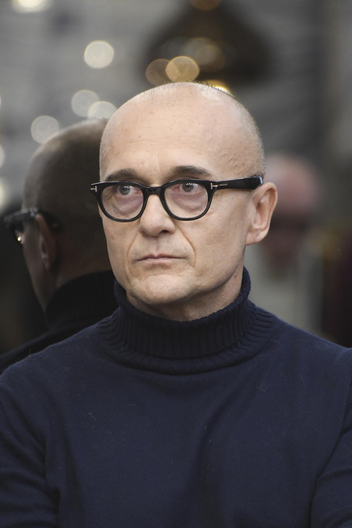 Accuse sessuali e silenzi pesanti: bufera su Signorini e il Grande Fratello. Tutto in mano agli avvocati?